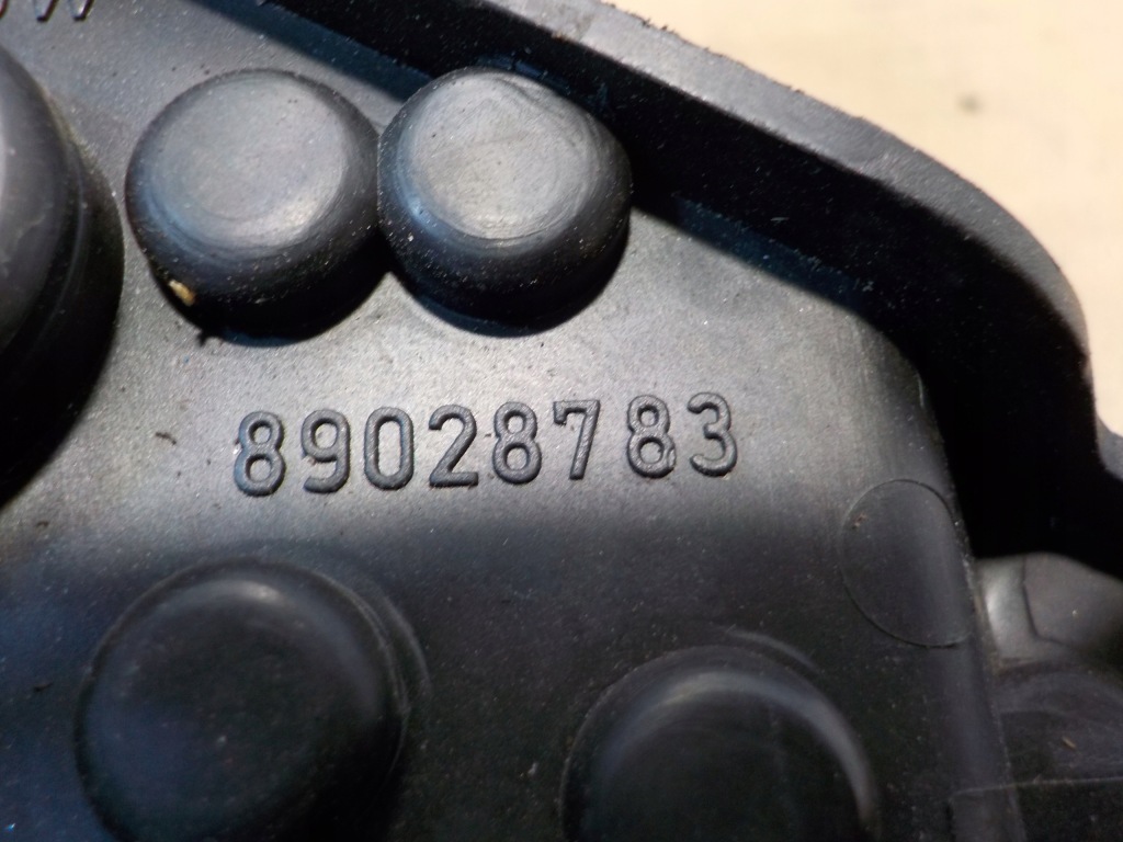 фото №6, Кронштейн лампочка правої задній лампи toyota avensis t25 89028783