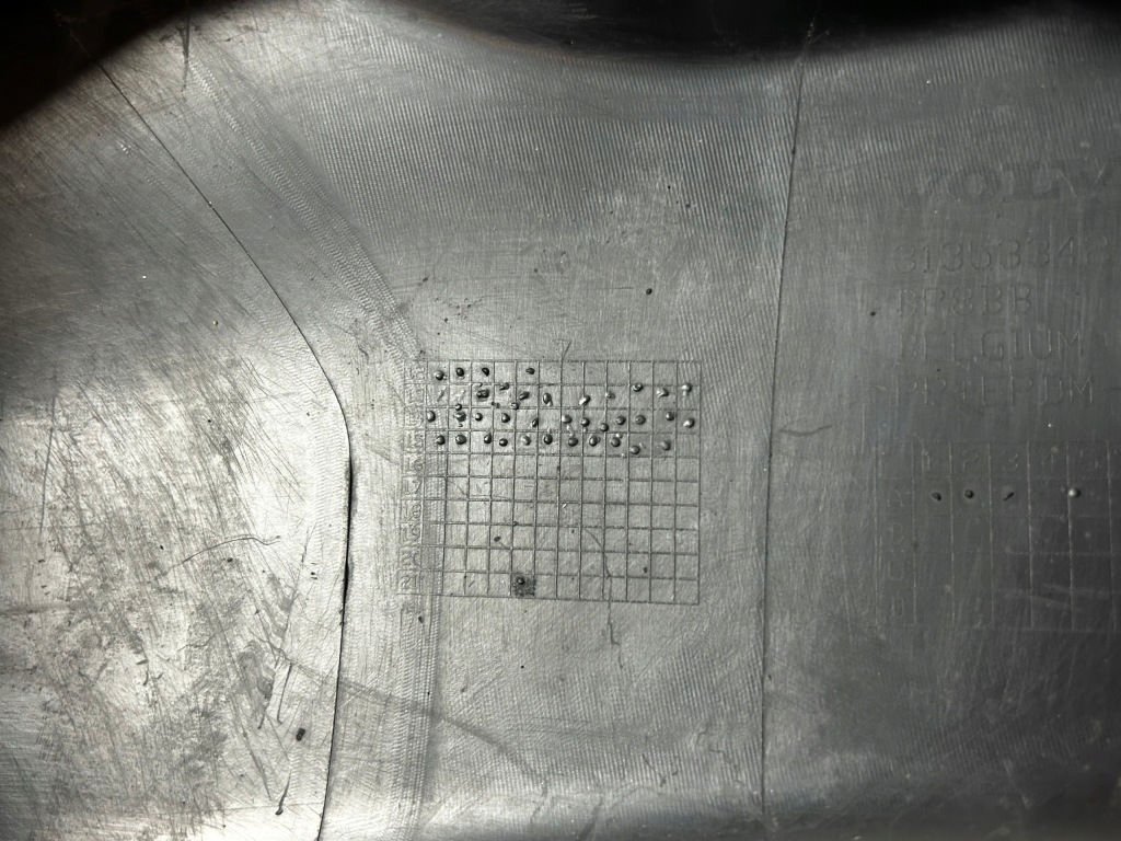 фото №8, Volvo v40 cross права ліва решітка бампера перед