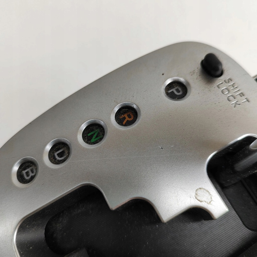 фото №9, Toyota yaris 2015 домкрат переключения передач / верхний