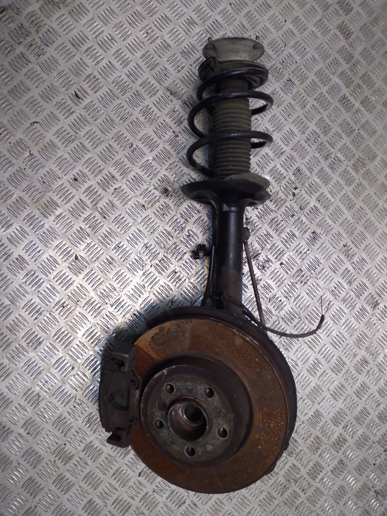 фото №1, Bmw x3 поворотний кулак mcperson правий перед 824904004252