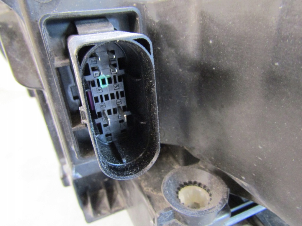 Лампа перед mercedes eqa eqb full led performance rh 21-24 Киев