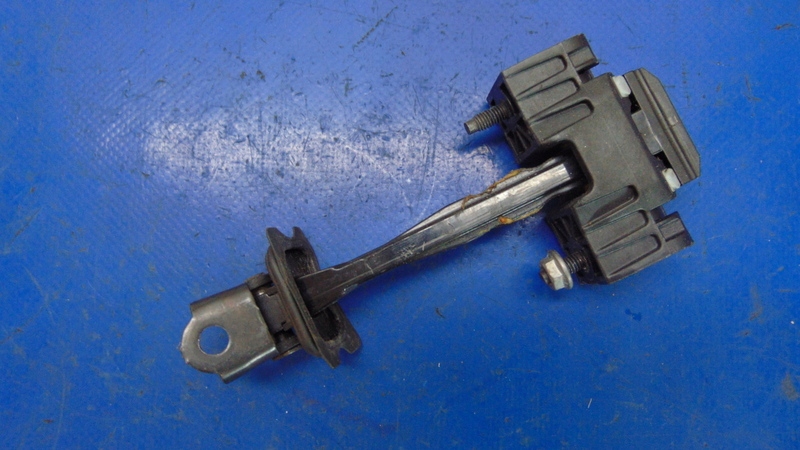 фото №1, Ограничитель дверь левый перед opel vivaro c iii jumpy expert iii proace