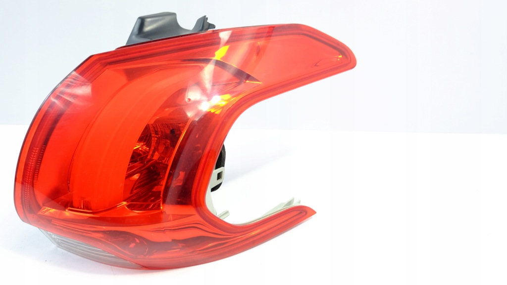 фото №1, Peugeot 2008 i лампа правый задняя 9678074380