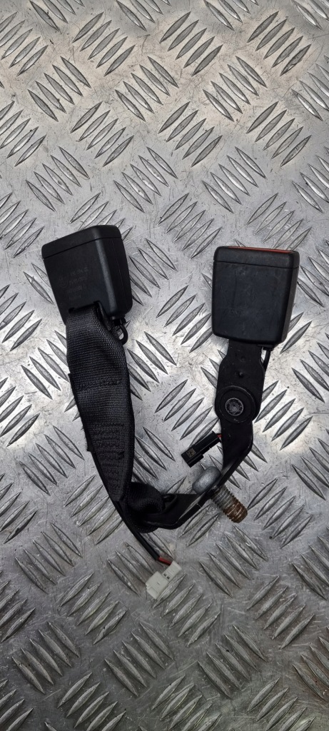 Купити Bmw f40 кліпса ременів задній 7456284