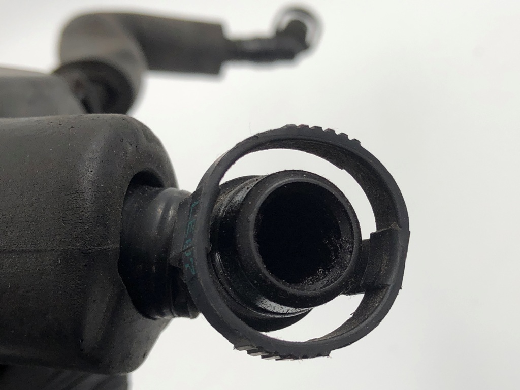 фото №9, Вентиляция картера шланг вентиляционный коробки 7563477 bmw x5 e70 e60 540i