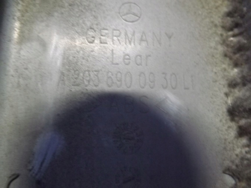 фото №5, Mercedes w203 обшивка защита стойка b правая левая a2036900930 a2036901030