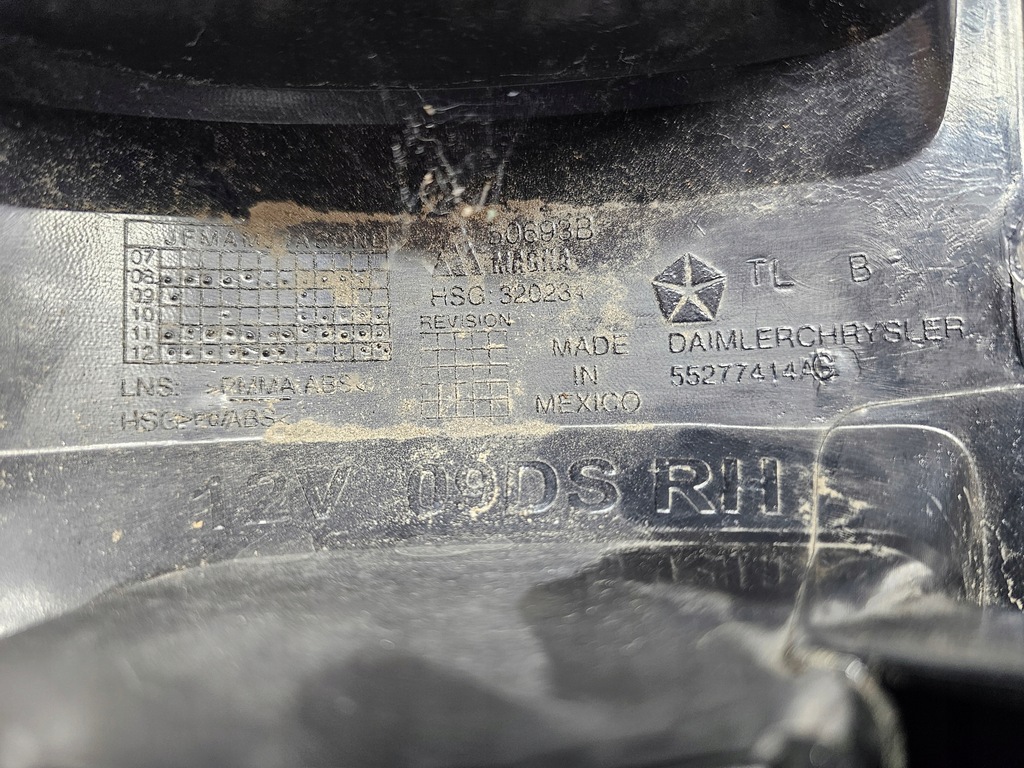 фото №12, Dodge ram 09- лампа задня права 55277414ac usa