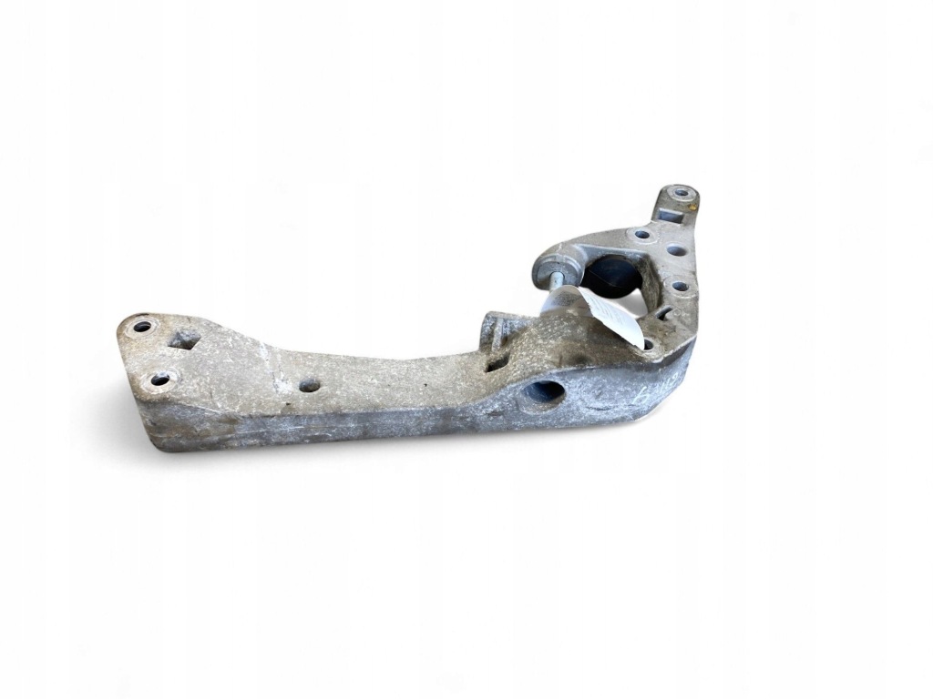 фото №11, Bmw 7 g11 g12 2017 кронштейн / кронштейн коробки передач