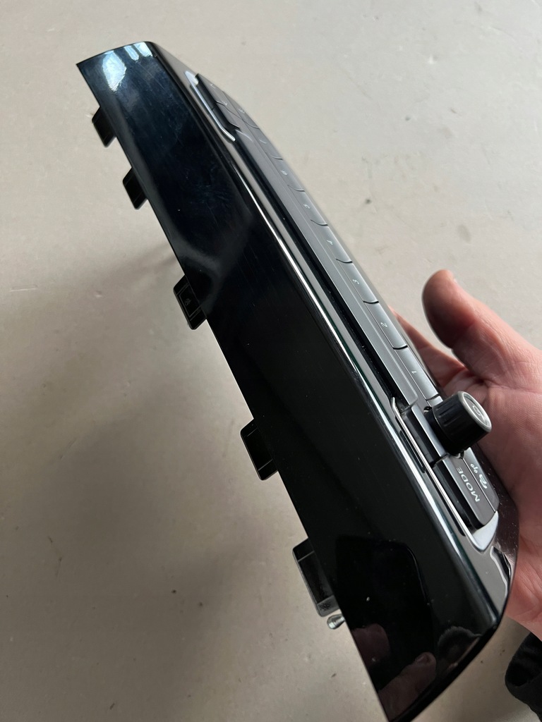 фото №4, Bmw 2 f45 f46 панель радио рамка 9371457