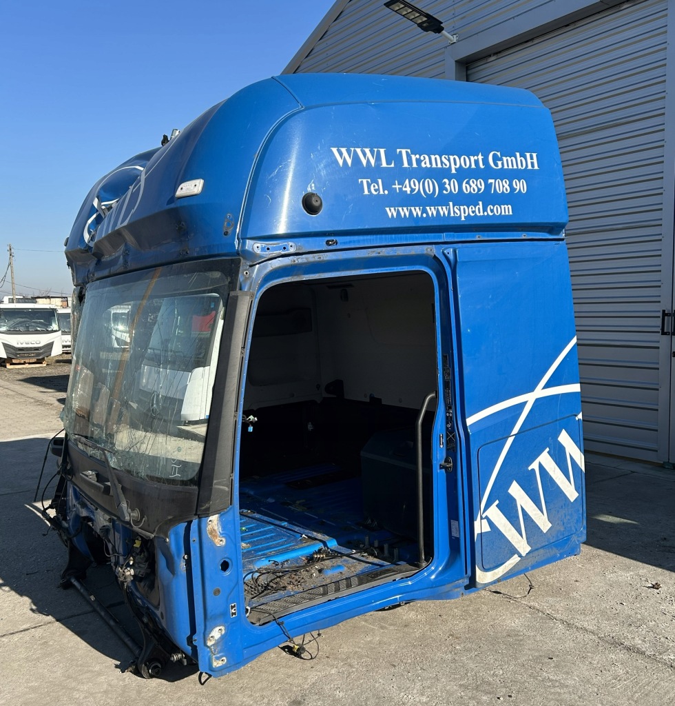 Четвертина кабіна mercedes actros mp5 l giga space 2,50m 2019 рік Зі Шроту