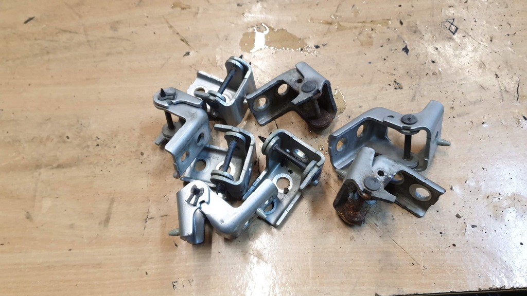 фото №1, Peugeot 208 i петли дверь комплект