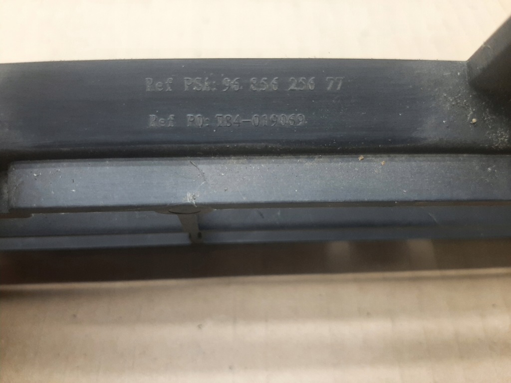 фото №14, Решётка средняя бампер перед peugeot 3008 i lata 2009-2016 9685625677