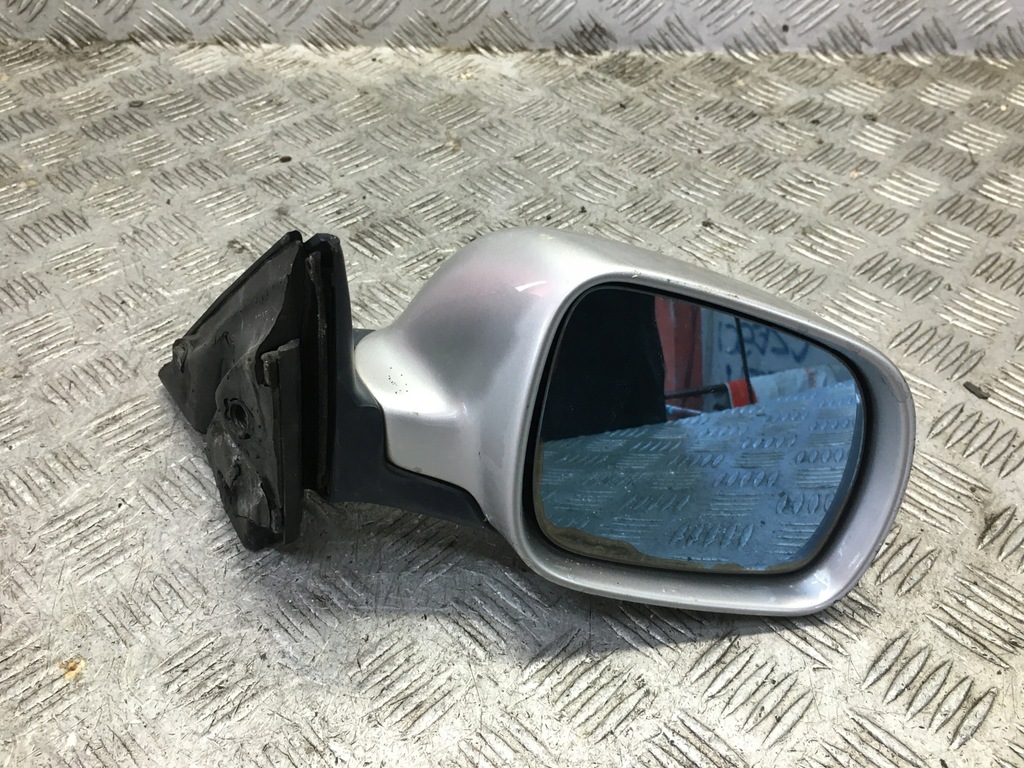 фото №1, Audi a6 c4 зеркало правое 5 pin