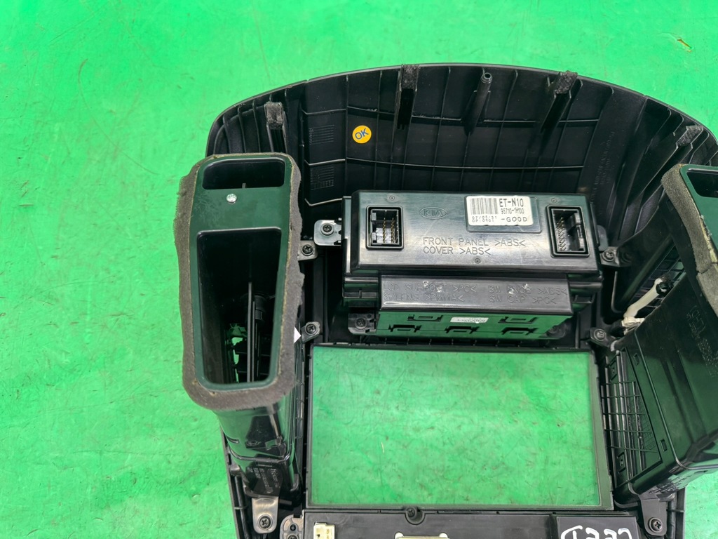 фото №10, Рамка консоли радио дисплей панель обдув ac kia ceed i 1 06-09 europa