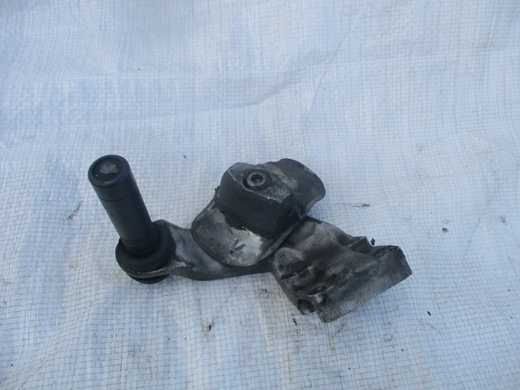 фото №1, Кронштейн двигуна mercedes w126 sec coupe 500 5,0 5.6