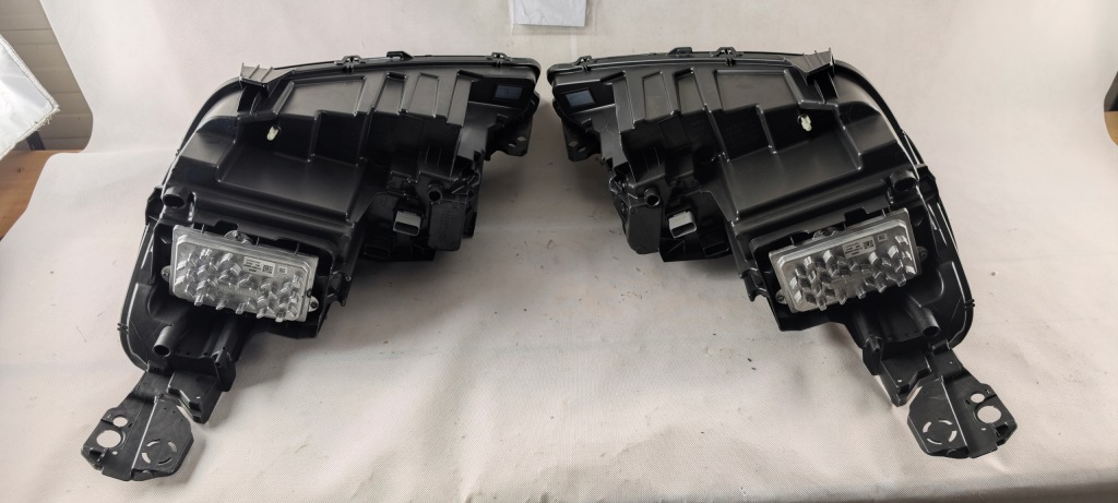 Peugeot 3008 5008 рестайлінг  full led лівий правий фара лампа ліва права Недорого