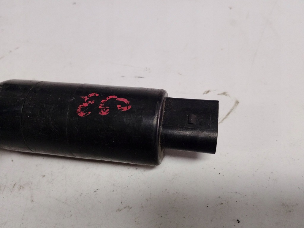 Bmw помпа омивача 7217792 європа в Україні