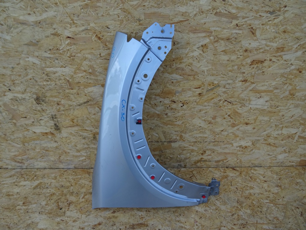 Купити Mazda cx-30 крило правий