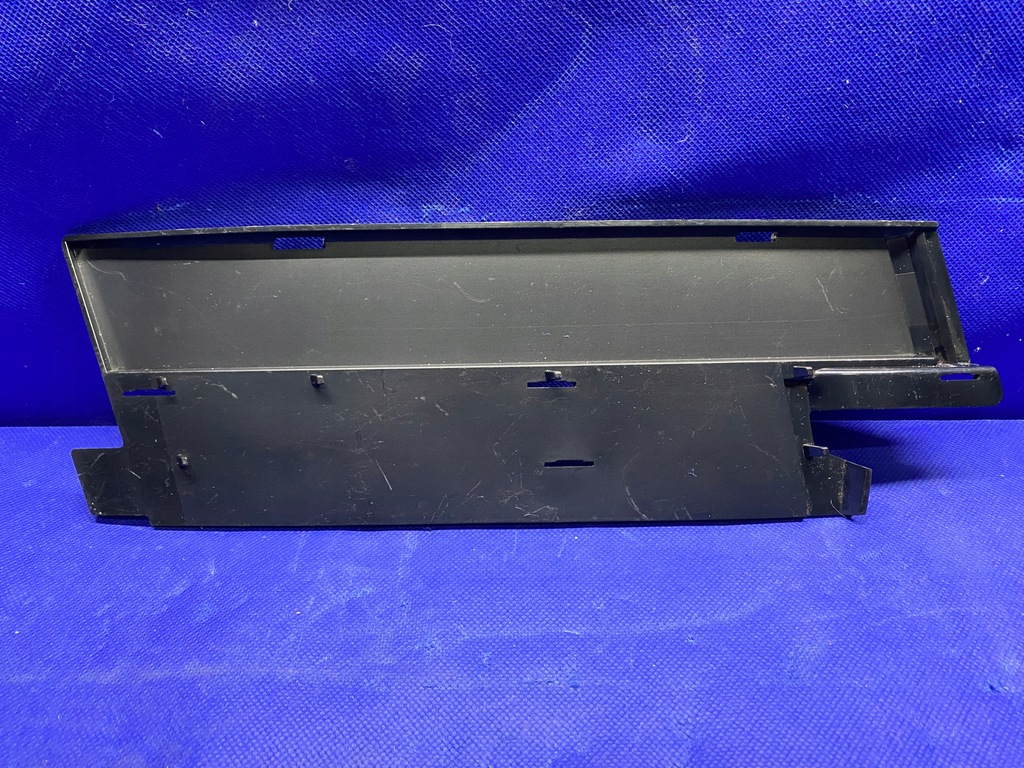 фото №1, Audi q7 4l передняя правая заглушка бампера решётка решётка радиатора перед 4l0807796