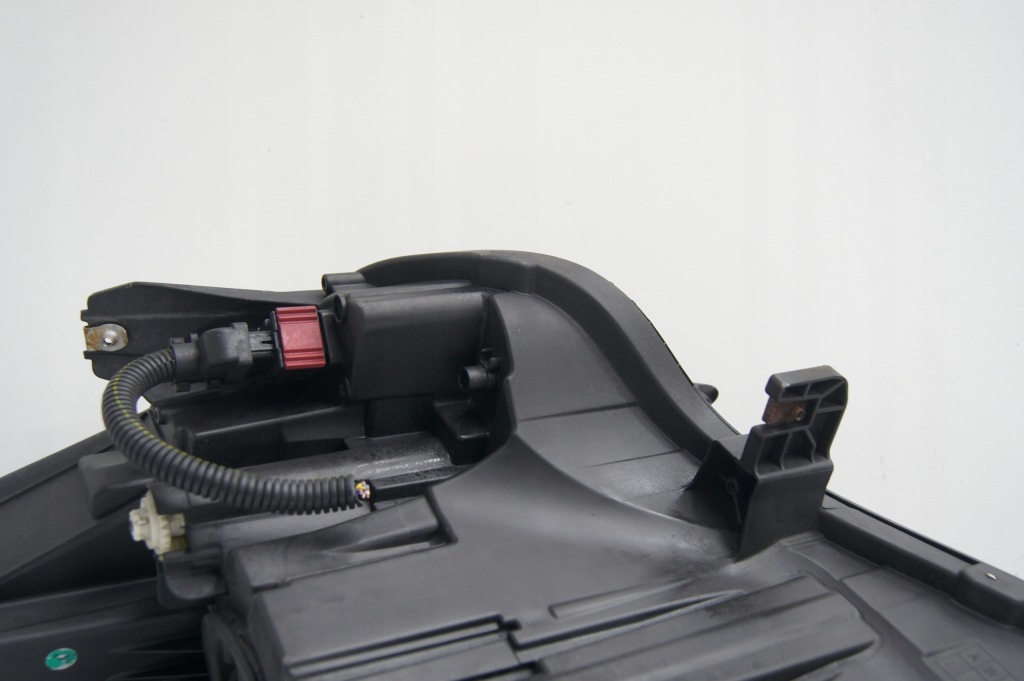 Лампа права передня перед corsa e 1.0 t Ціна