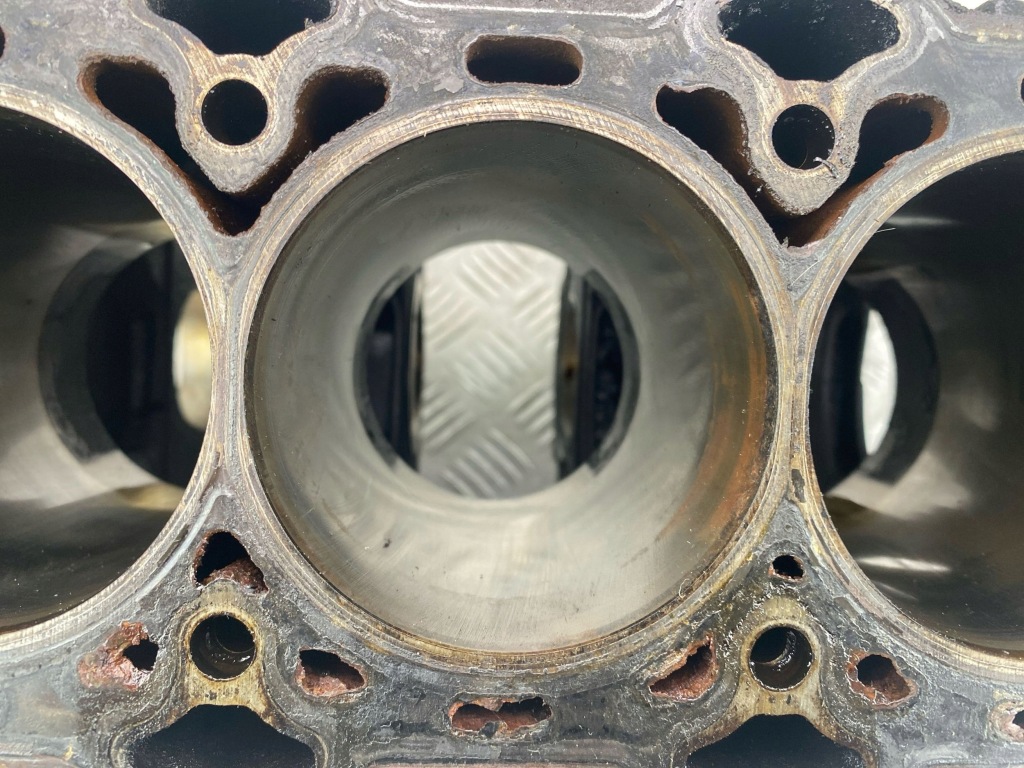 Блок двигателя opel corsa d 1.2 24450960 z12xer с Разборки