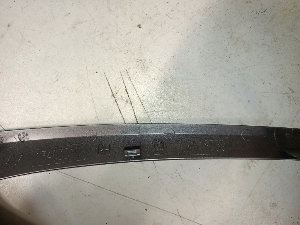 Правая рамка обшивка дверь opel crossland x 39018539 Доставка