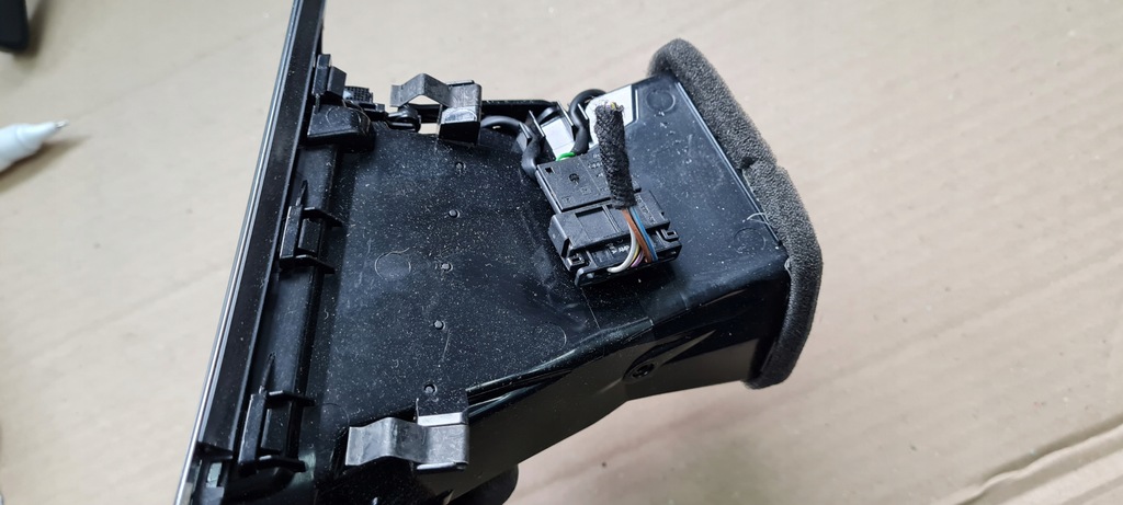 фото №9, S7 4g a7 решітка обдув ліва консолі 4g1820901 a6 c7 4g