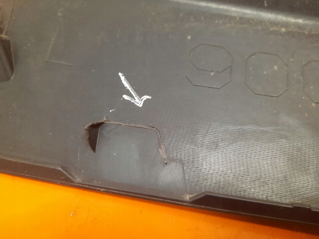 фото №7, Lexus rx v 450h+ 22- решётка бампера противотуманной фары левая перед левый 53104-48020