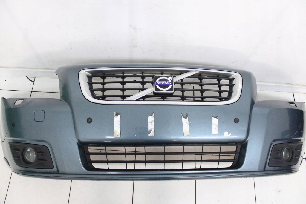 Volvo v50 lift 2007r- бампер перед передний + решётка радиатора 479 - код лакокрасочного покрытия Недорого