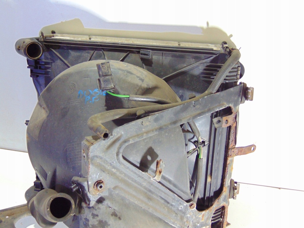 Радиатор воды правый  boxster 986 2.7 99610613251 Недорого