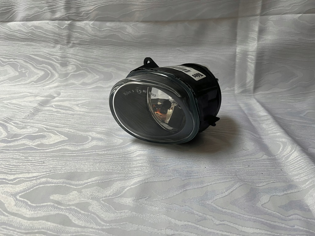 фото №11, Лампа права протитуманна протитуманна фара audi s3 99-03 оригінал valeo 8l9941700