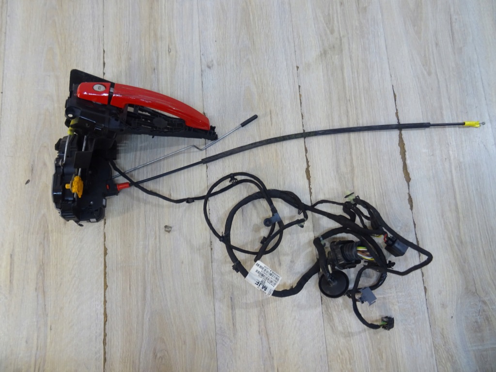 Купити Замок двері opel astra j правий перед 3023880 llu