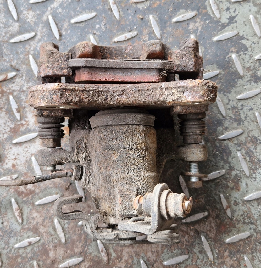 фото №2, Суппорт тормозной правый задняя peugeot 807 2.2hdi