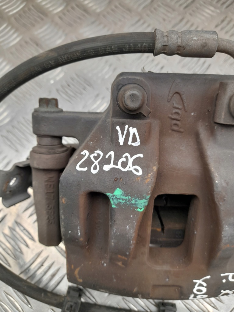 Суппорт тормоза dodge charger 2016 с передний с левый p68243629 Оригинал