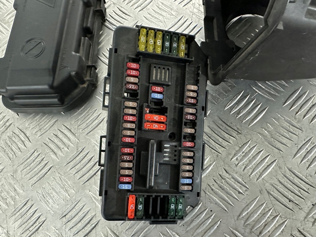 фото №6, Bmw f20 f21 коробка запобіжників корпус 9224879