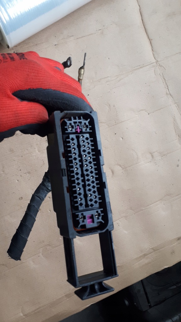 фото №14, A6 c7 4g штекер колодка соединитель насоса тормозной a7