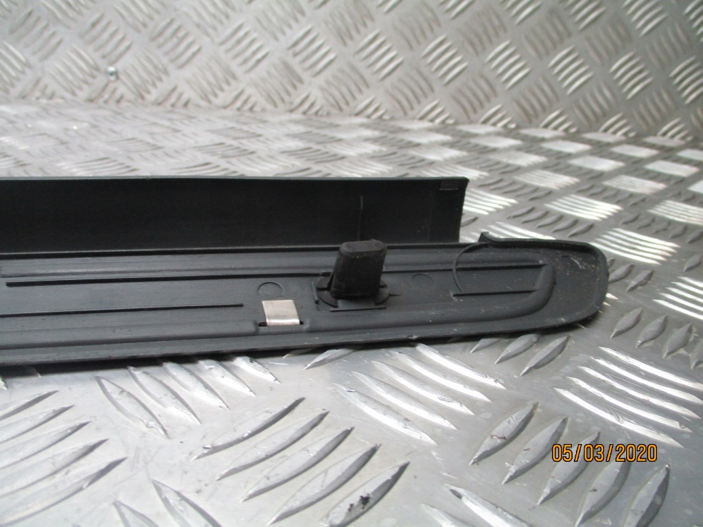 фото №12, Молдинг порог внутренняя правый перед volvo v40 i