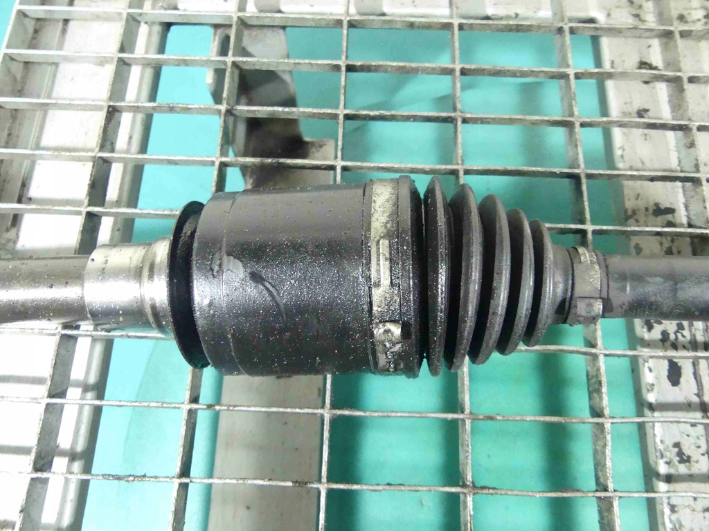 фото №3, Привідний вал перед права mercedes r w251 3.0 cdi