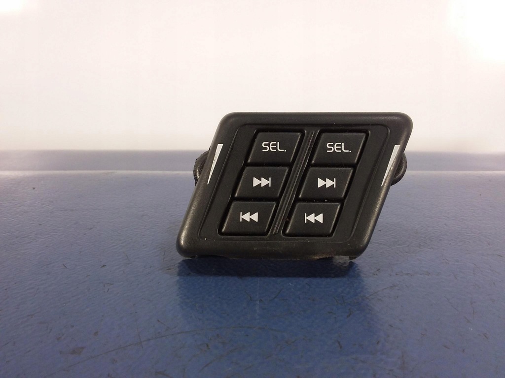 фото №1, Xc90 управление радио разъём наушников 8633112