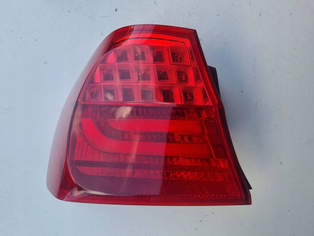 фото №1, Bmw 3 e90 лампа ліва задня w крила led 7154153 europa