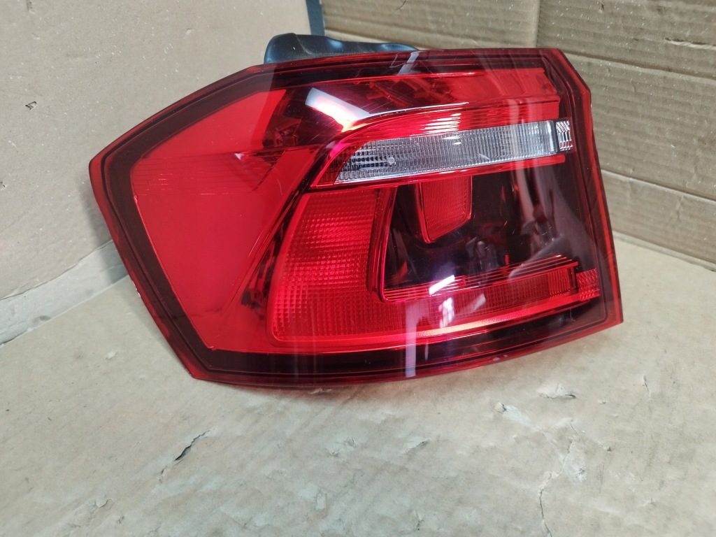 фото №1, Vw golf sportsvan лампа левая задняя 510945095s
