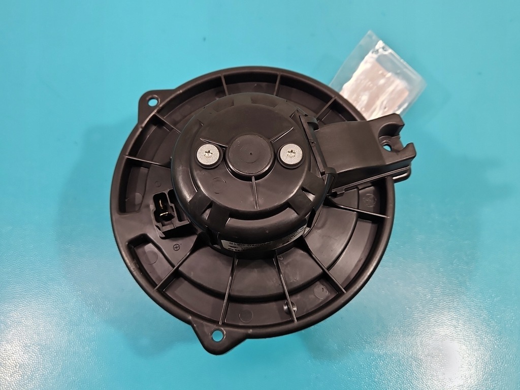 фото №2, Повітродувка обдув вентилятор toyota corolla verso ii 04-09