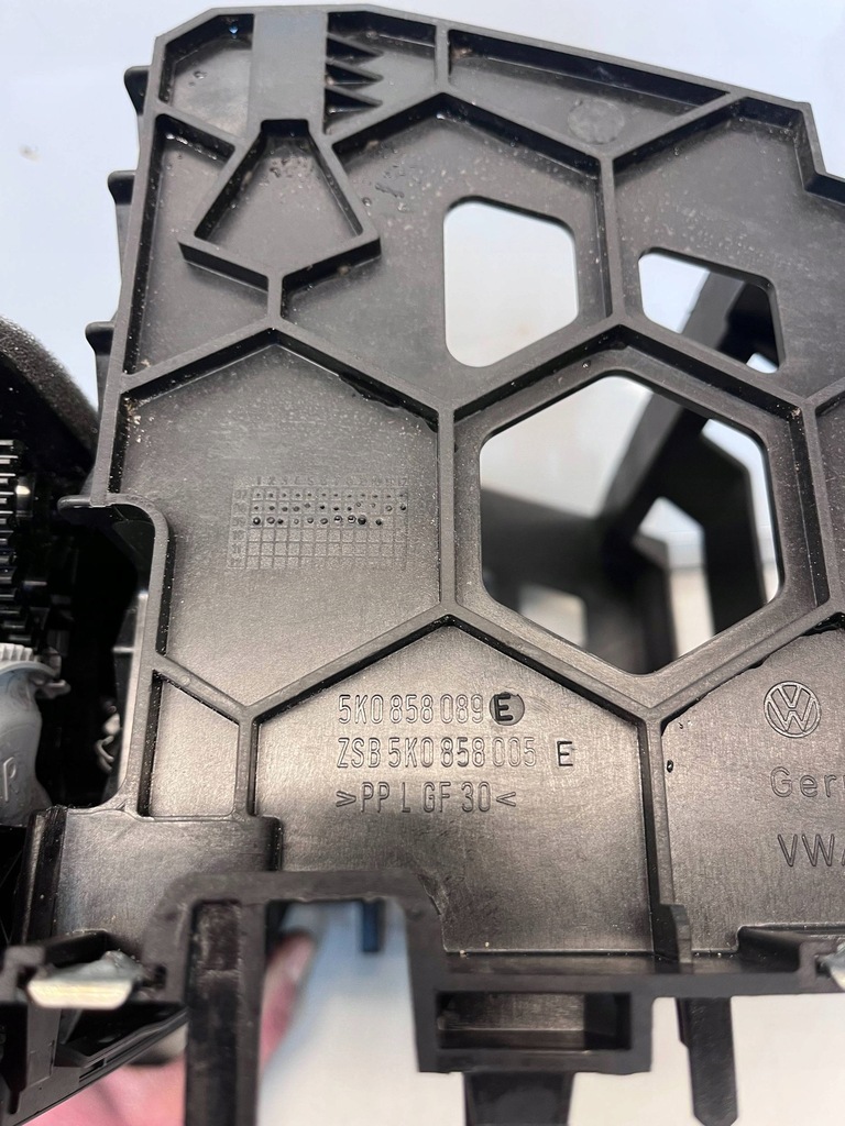 фото №2, Новий org каркас рамка радіо vw golf vi 5k0858089e