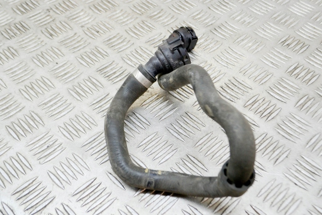 фото №6, Bmw 4 coupe f32 430d wąż радіатора wody 8377671 3.00 дизель 190kw 2014