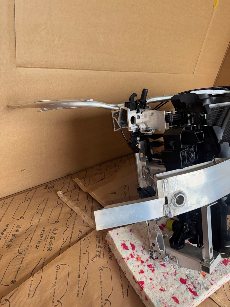 Audi a8 d5 4n0 4.0 60tfsi 338 kw 460km балка ремень перед радиатор вентилятор с Разборки