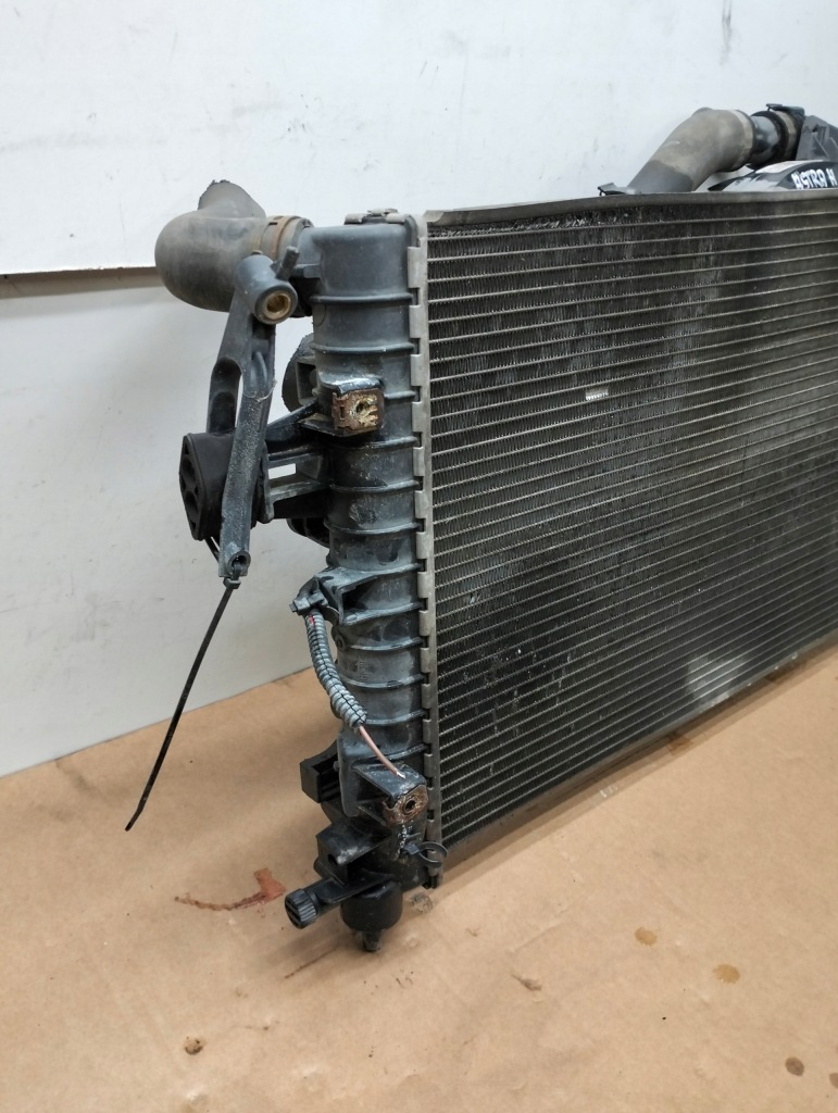 Радиатор воды вентилятор opel astra h 3 3 1.4 1.6 benz рестайлинг в Украине