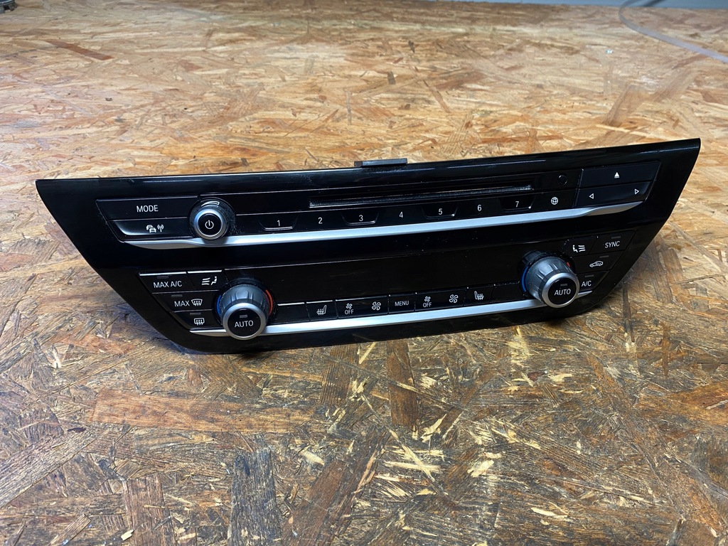 фото №1, Bmw g30 g31 панель кондиционера радио 6834435