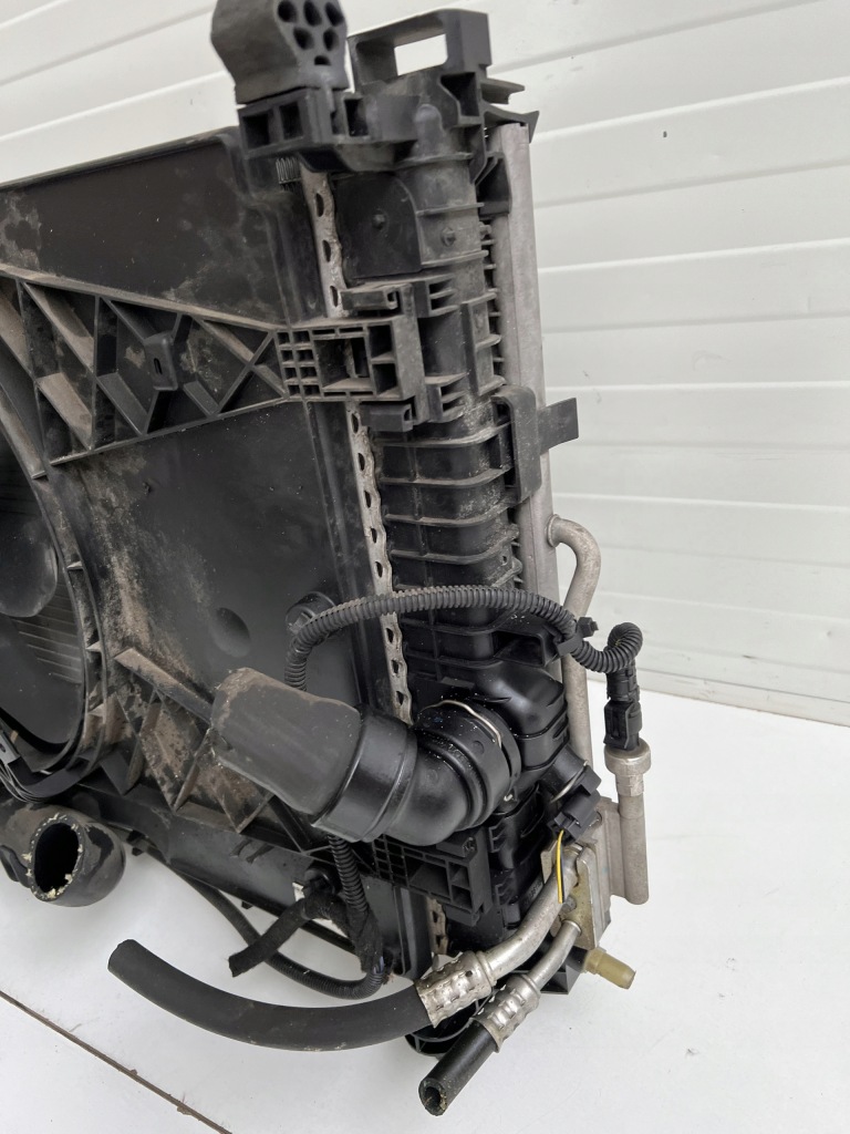 Комплект радиатор радиатор балка бампера перед opel meriva b 1.4 13267890 Оригинал