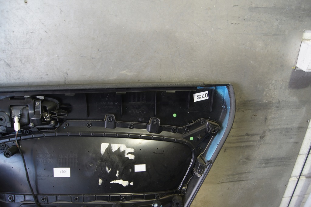 фото №8, Обивка дверь audi оригинальный номер 8x4868115