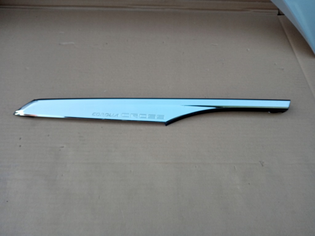 фото №1, Toyota corolla cross права молдинг хром накладка стійка задня